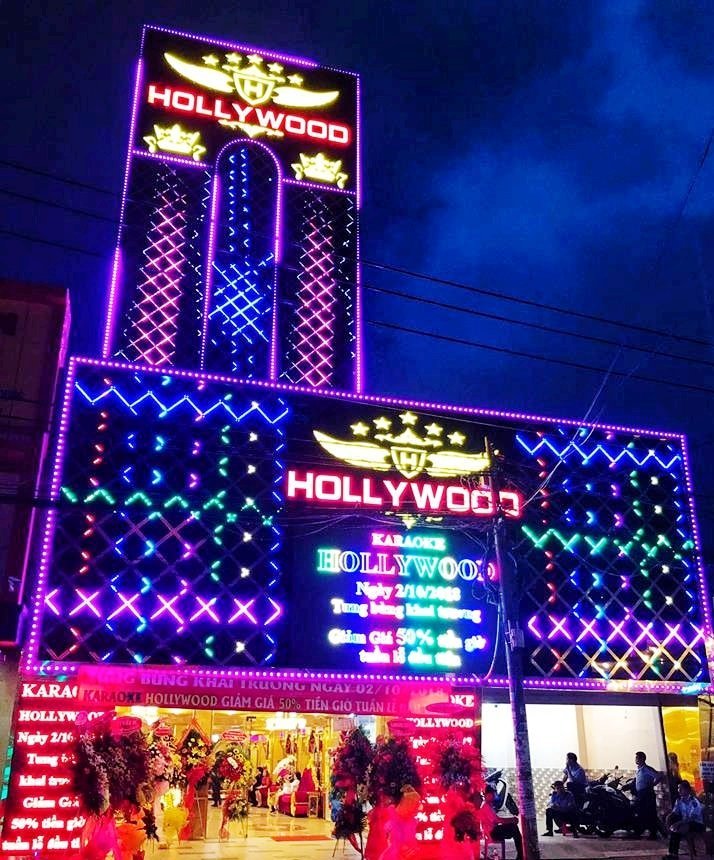 mat-tien-hollywood-binh-tan