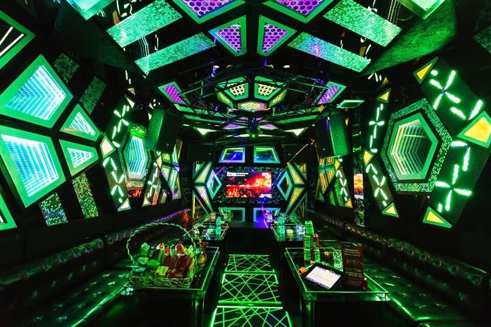 KARAOKE BẢO HÀ CYBER - TP.HCM 5 phong-karaoke-lung-linh