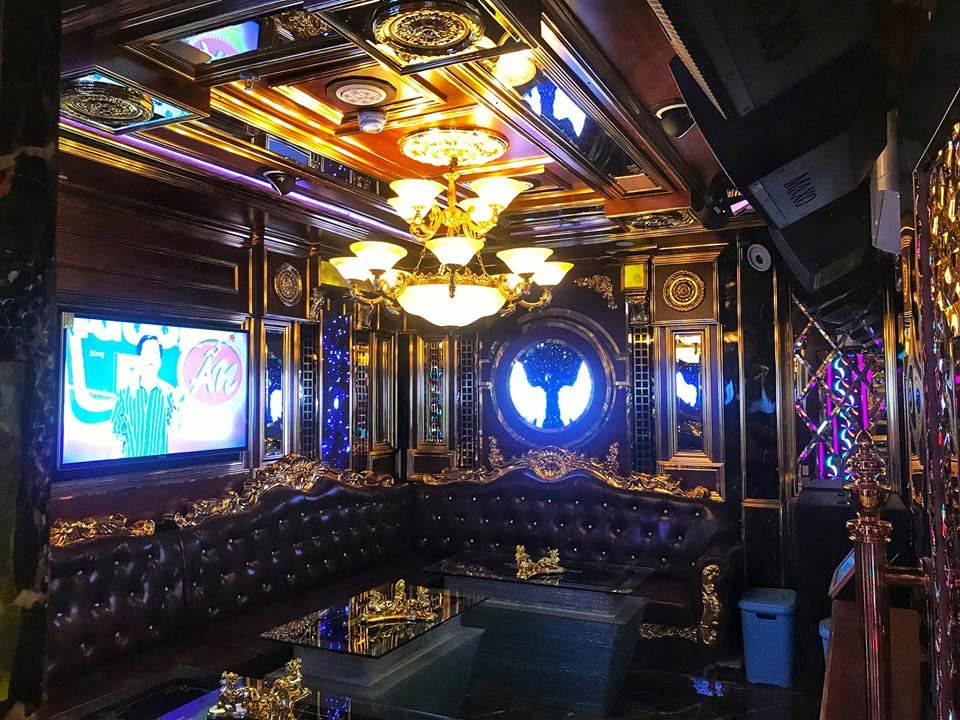 KARAOKE HOLLYWOOD VĨNH LỘC 5 mau-phong-hoang-gia