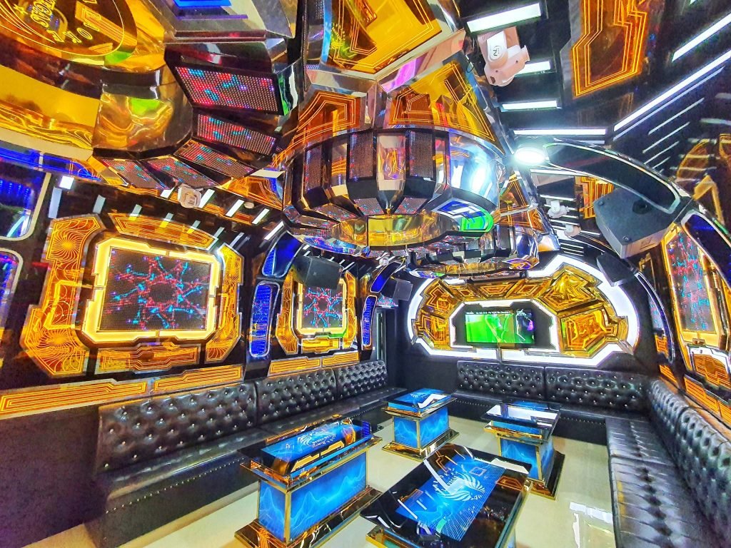 TỔNG HỢP XU HƯỚNG THIẾT KẾ PHÒNG KARAOKE GIA ĐÌNH HOT TREND 6 phong-karaoke-las-vegas-phu-quoc-7